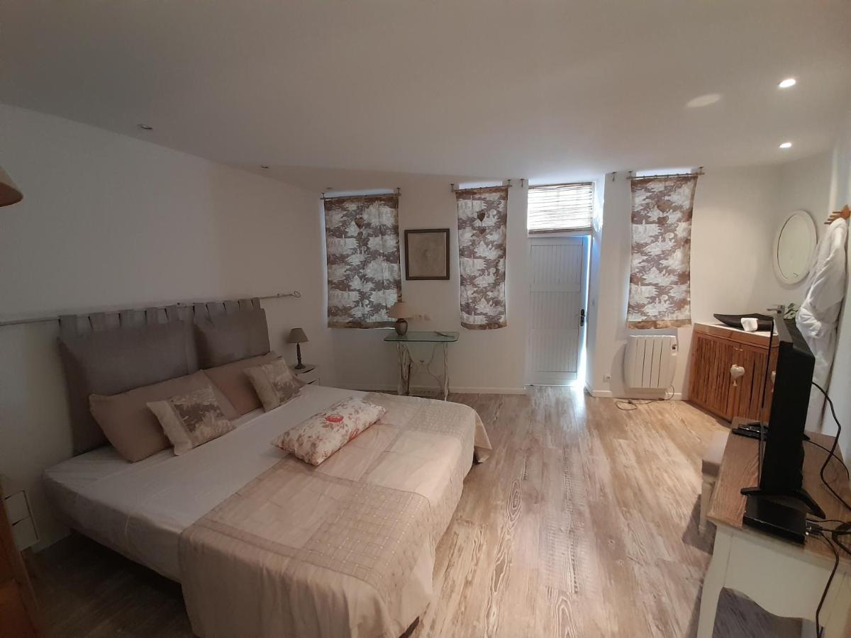Le Gite De Sainte Valiere Piscine Et Spa Bagian luar foto