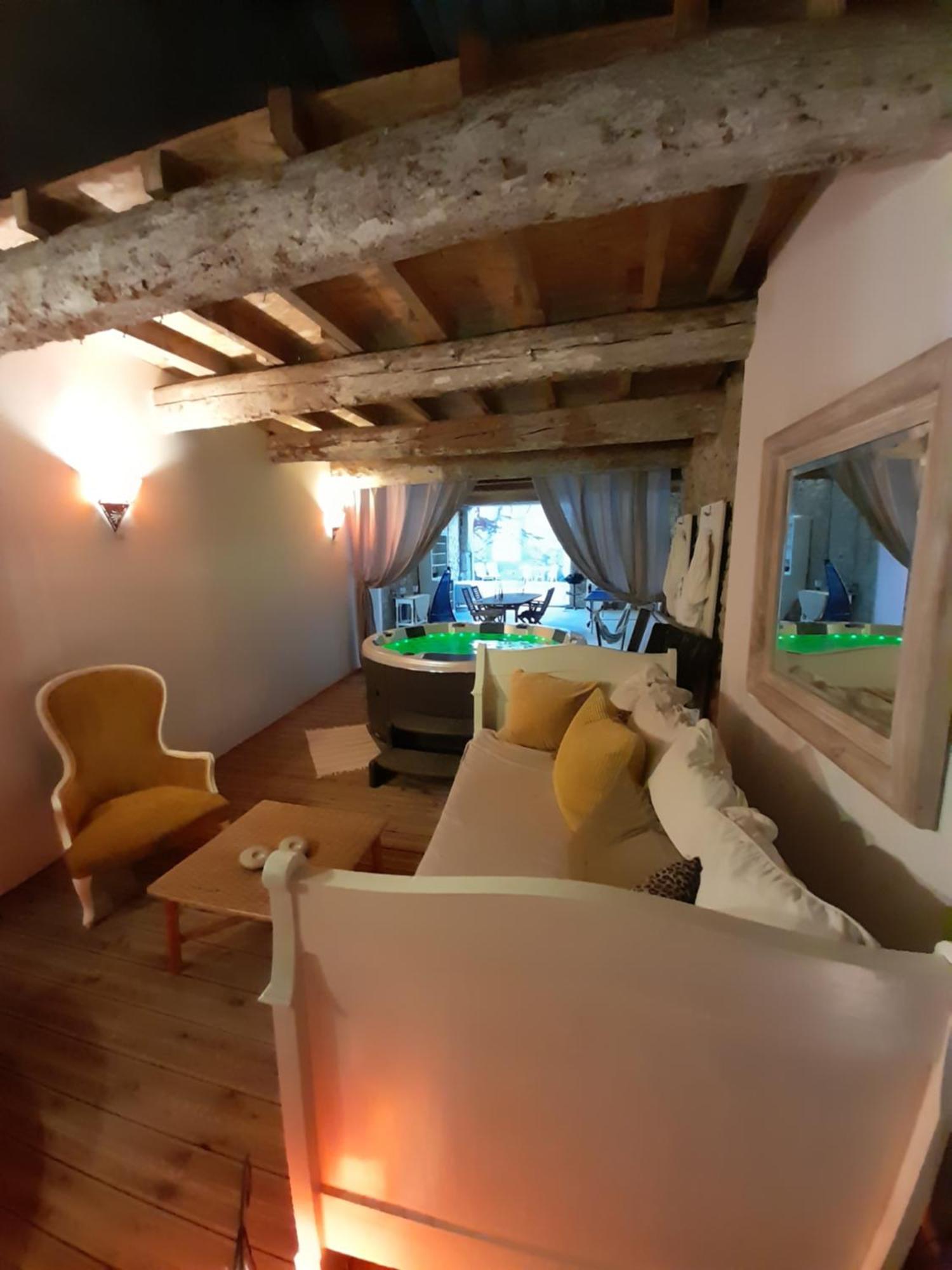 Le Gite De Sainte Valiere Piscine Et Spa Bagian luar foto